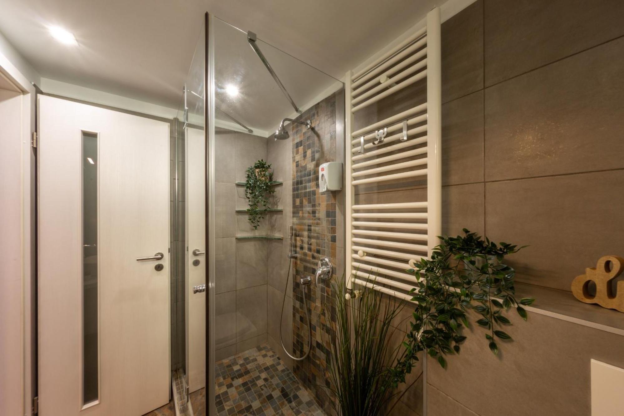 Modern 1Br Apt In The Old Town: The Perfect Choice 布加勒斯特 外观 照片
