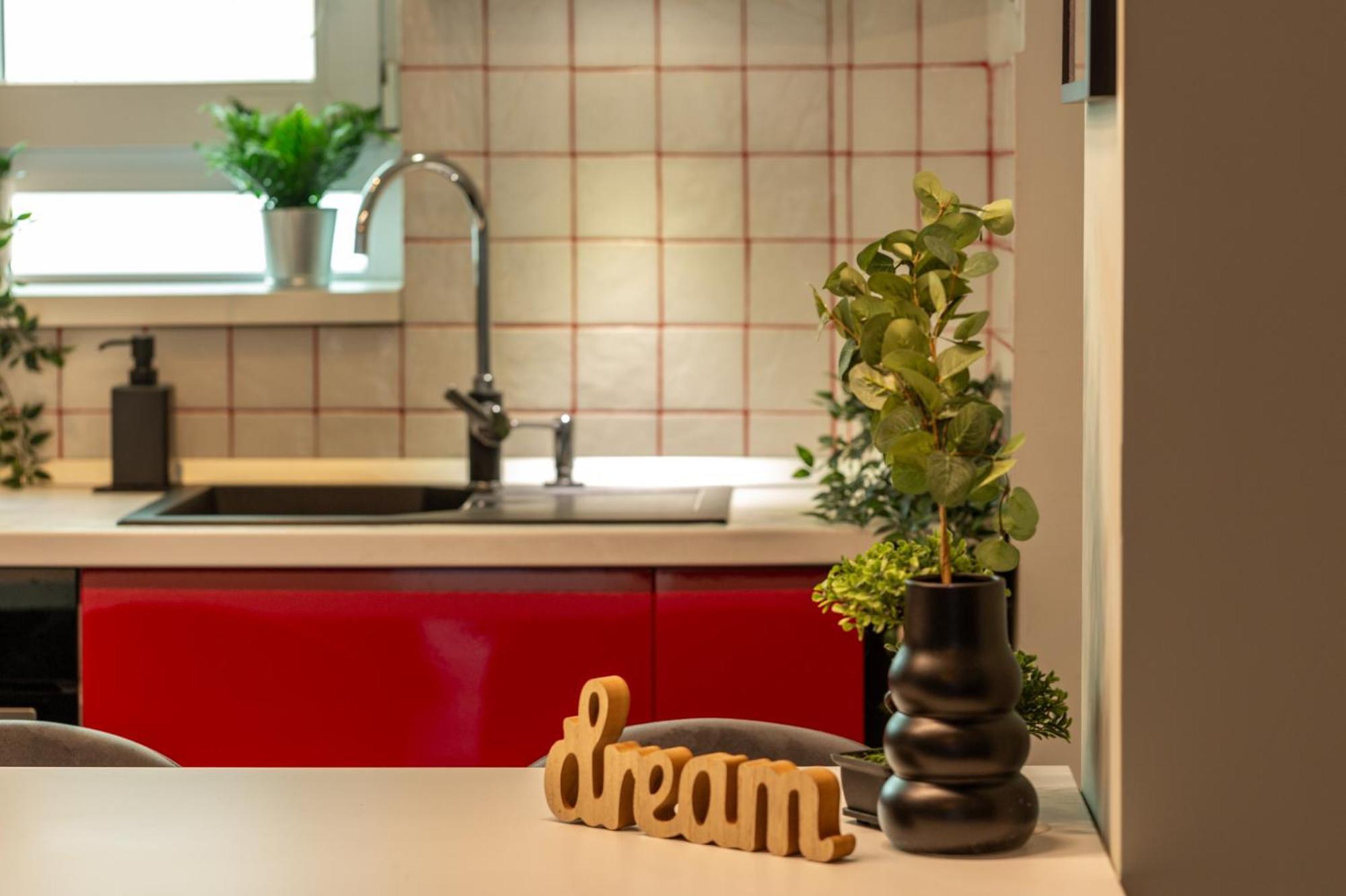 Modern 1Br Apt In The Old Town: The Perfect Choice 布加勒斯特 外观 照片