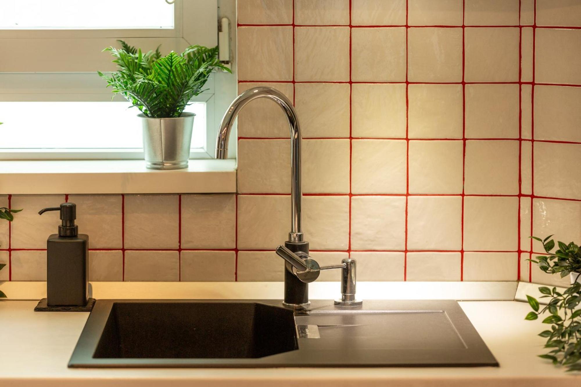 Modern 1Br Apt In The Old Town: The Perfect Choice 布加勒斯特 外观 照片